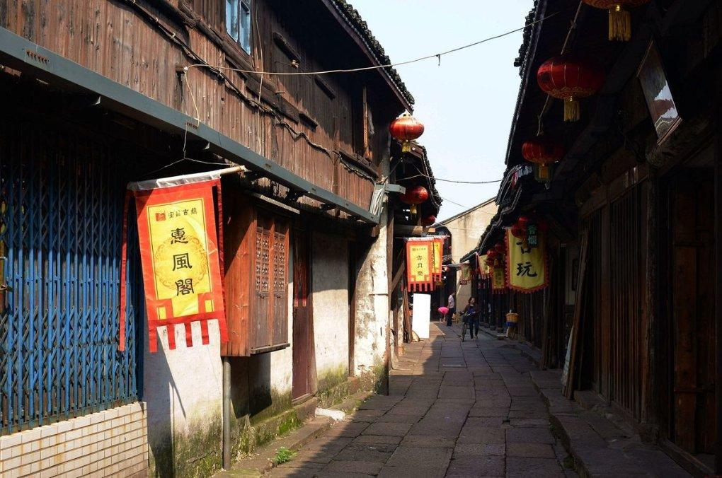 去老公朋友家吃宝宝喜宴老公没去该怎么说？游戏画面